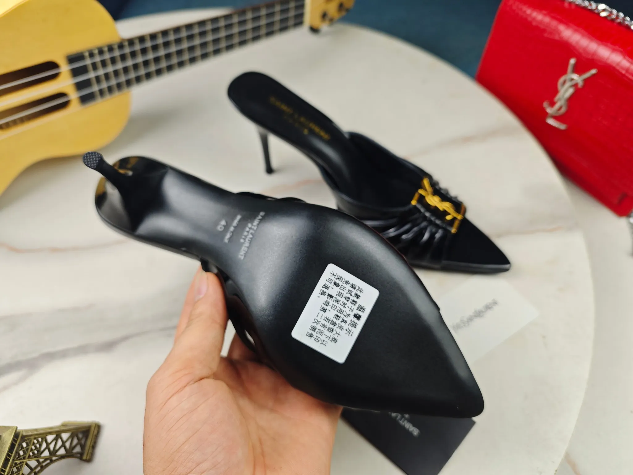 👟👟Ex-factory price 520👟👟 【Saint Laurent】Yves Saint Laurent, stiletto heel YSL sandals💃2024 early autumn counter synchronized with the latest styles, YSL, decoration👠 Classic and high-quality glamorous masterpieces, the hottest spring and summer series in the counter, with temperament, fashion, classic and attractive design style 😌The on-foot effect is particularly beautiful〰️, the material is imported from Italy, small black cow, imported black patent leather, lining, and foot pads; sheepskin, heel height, stiletto 9cm, size 35-41 (34.41.42 must be customized, non-returnable) outsole; imported genuine leather outsole, complete with counter packaging